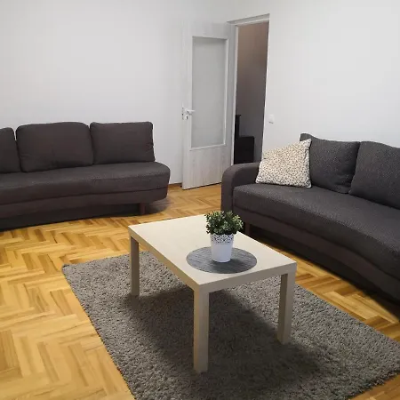 Laisves-Taikos Apartaments Apartment